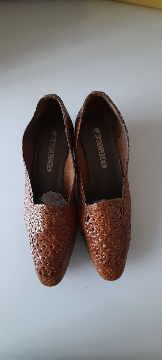 Zapato señora en piel color cuero