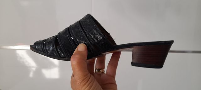 Sandalias mujer en piel de serpiente