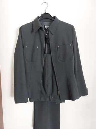 Traje de chaqueta  chica. Marca DIVA'S