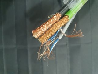 200 metros de cable audio video  peso 85 kilos