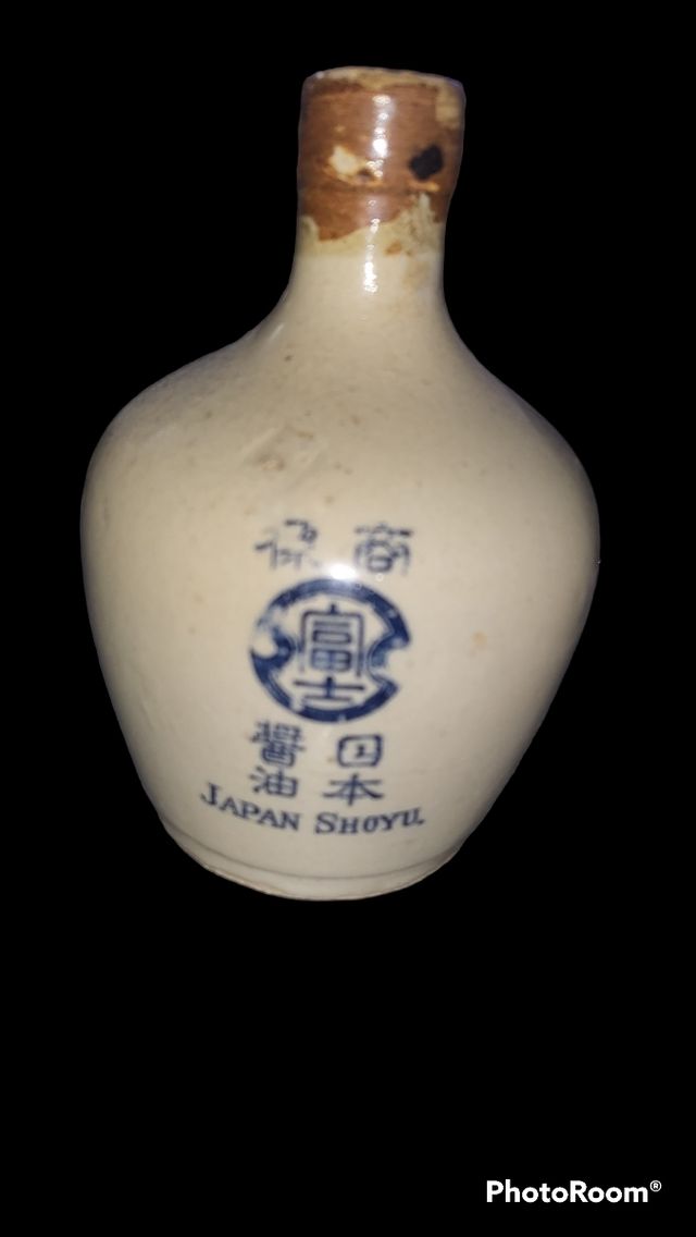 Jarrón japonés de cerámica.