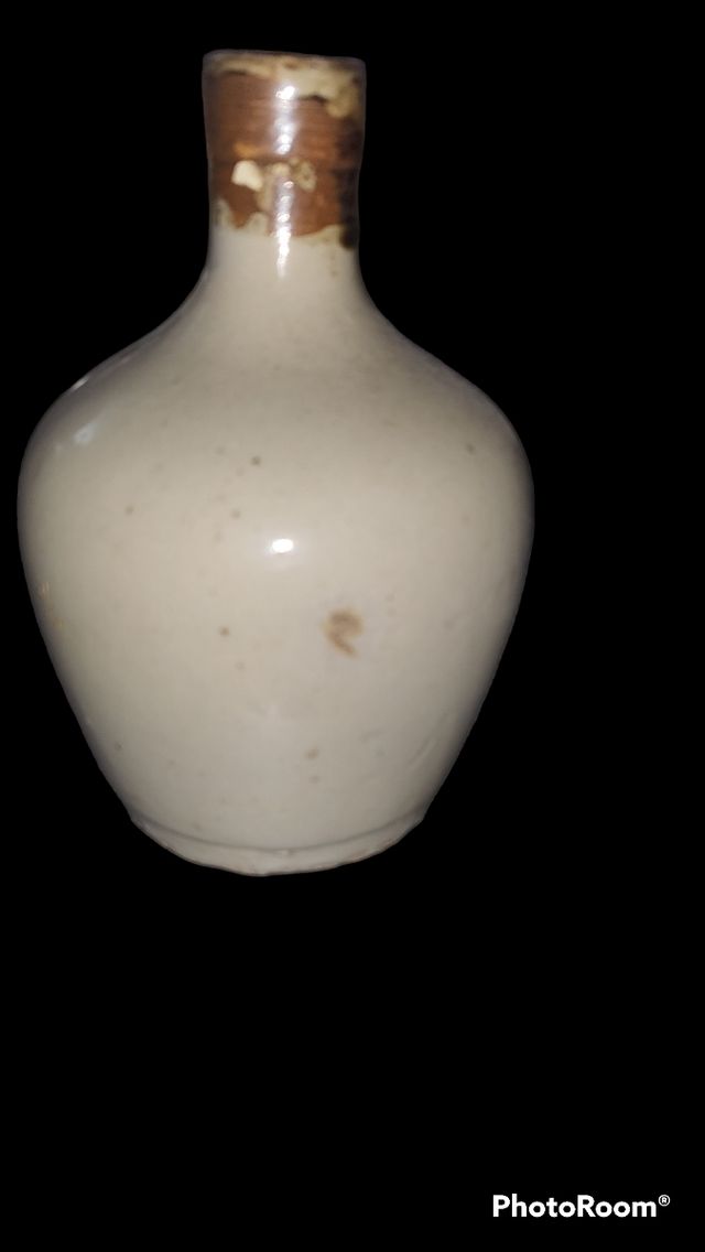 Jarrón japonés de cerámica.