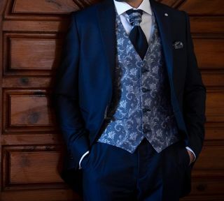 Traje de novio de Enzo Romano