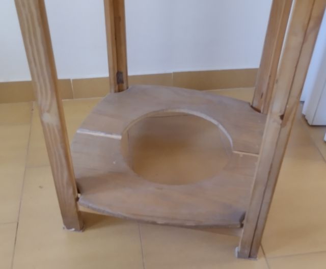 Mesa redonda de 80 centímetros de diámetro