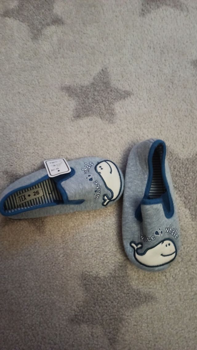 zapatilla casa talla 26 NUEVAS