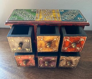 Mini cassettiera colorata in legno