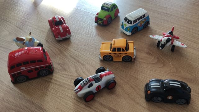 Vehículos antiguos de juguete