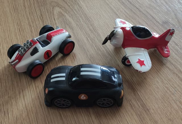 Vehículos antiguos de juguete