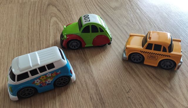Vehículos antiguos de juguete
