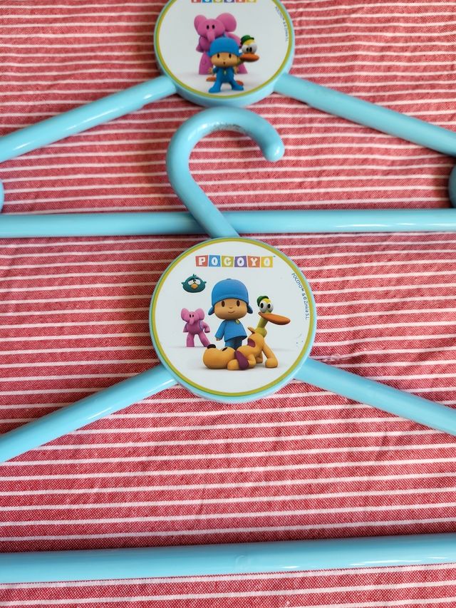 4 PERCHAS DE POCOYO