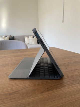 Funda de protección y teclado Logitech