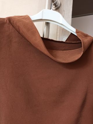 blusa marrone bruciato