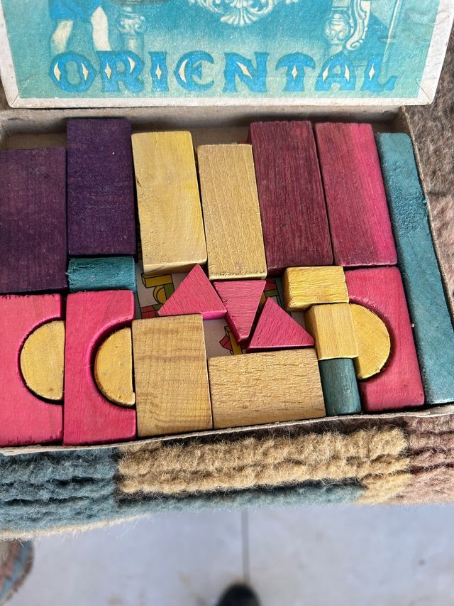 Juego antiguo de madera