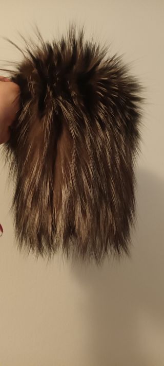 Abrigo de piel natural y gorro