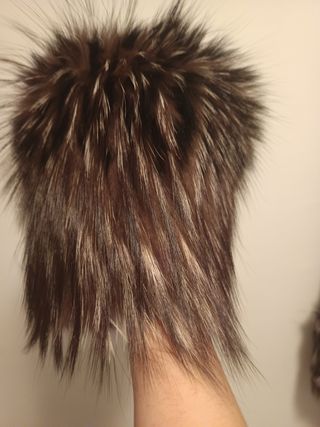 Abrigo de piel natural y gorro