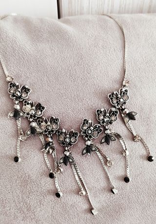 conjunto de collar y pendientes mariposas 