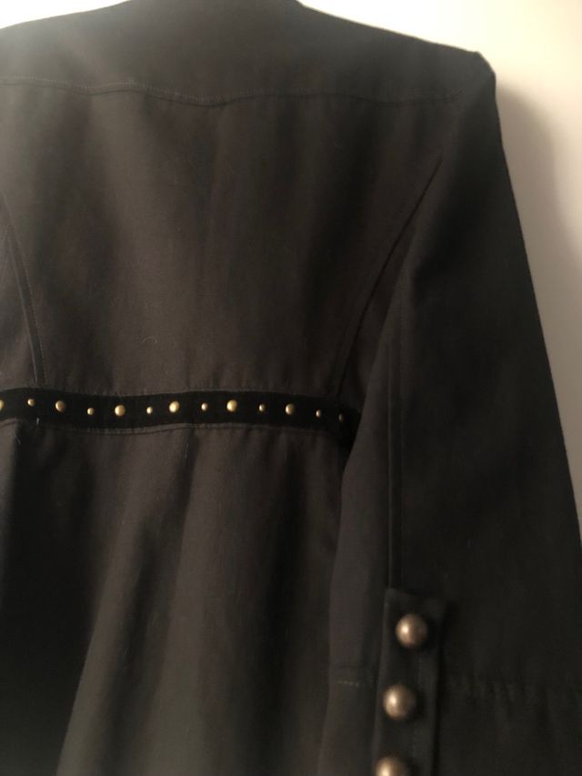 Chaqueta negra de Cortefiel