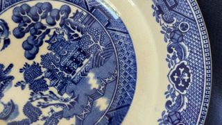 PLATO HONDO "OLD WILLOW" ALFRED MEAKIN.