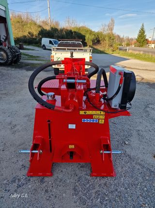 astilladora,rachadora,rajadora de leña 25 tn