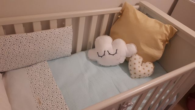 edredón cuna + cojín + protectores+ 2 sabanas