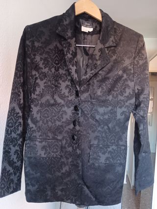 Americana bordada negra