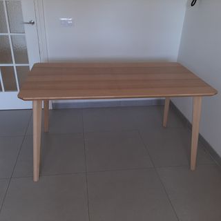Mesa Lisabo Ikea. 
