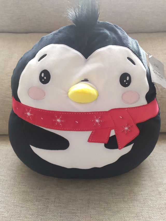peluche grande de pingüino