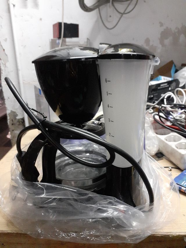 CAFETERA ELÉCTRICA  NUEVA