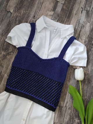 Top crop 💙🖤 Zara 💙🖤 punto 💙🖤 talla S