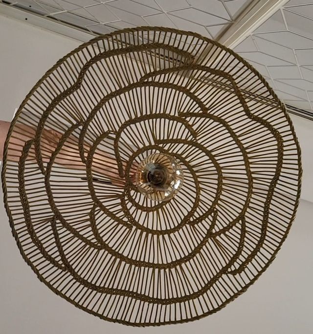 Lámpara de mimbre ecológico, técnica Périgord. 