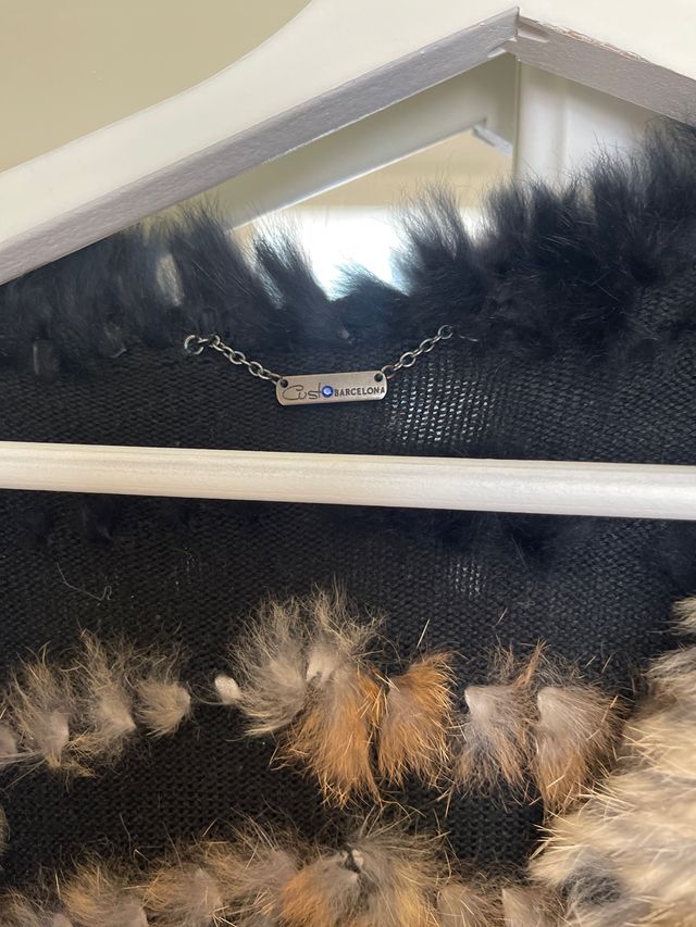 Abrigo Custo Barcelona con cinturón negro