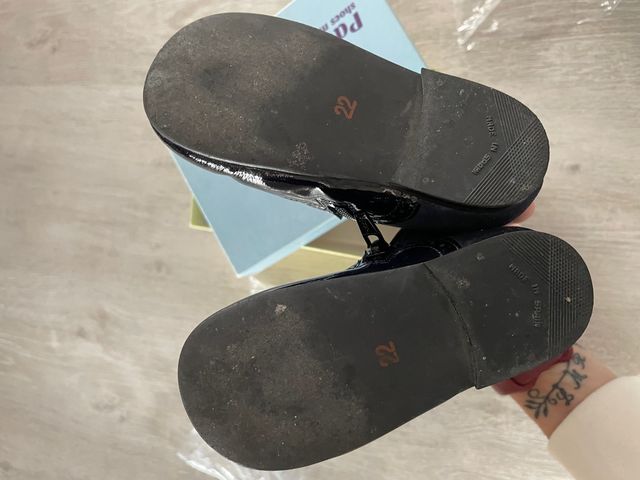 Pascuala niña piel talla 22