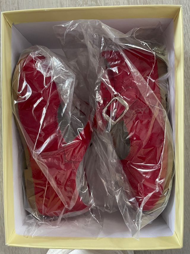 Zapato rojo ante niña talla 23