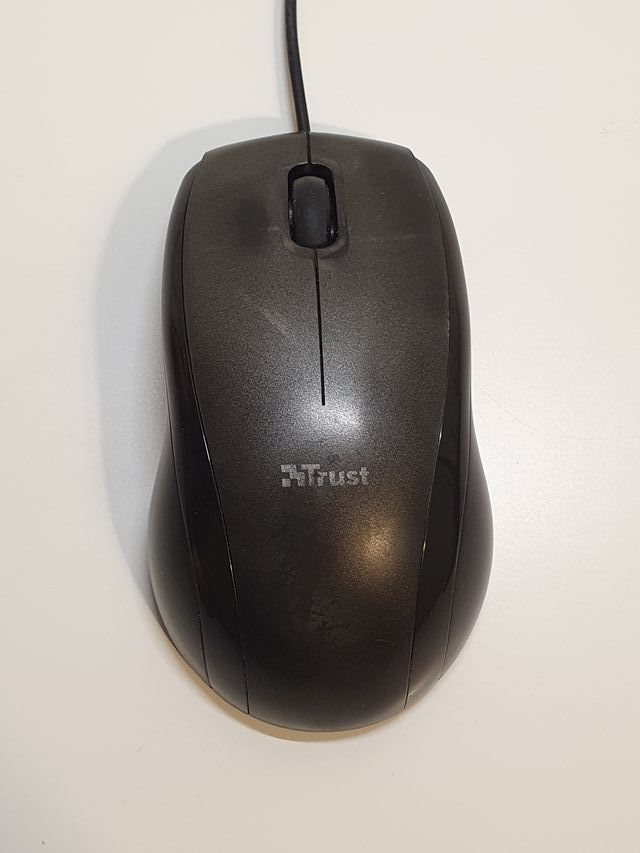 Ratón óptico TRUST ergonómico USB