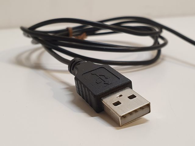 Ratón óptico TRUST ergonómico USB