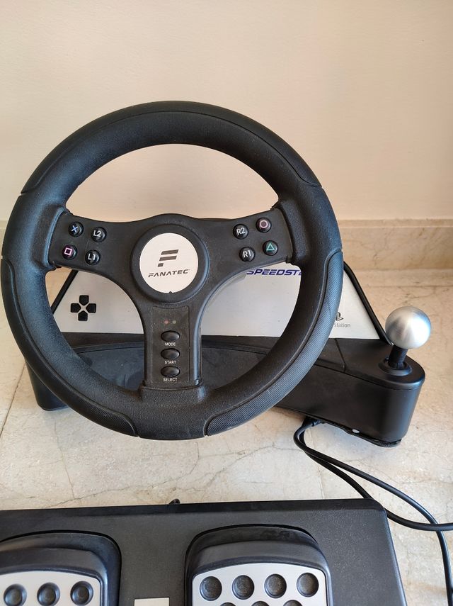 Volante + pedales PlayStation
