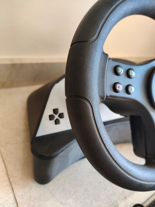 Volante + pedales PlayStation