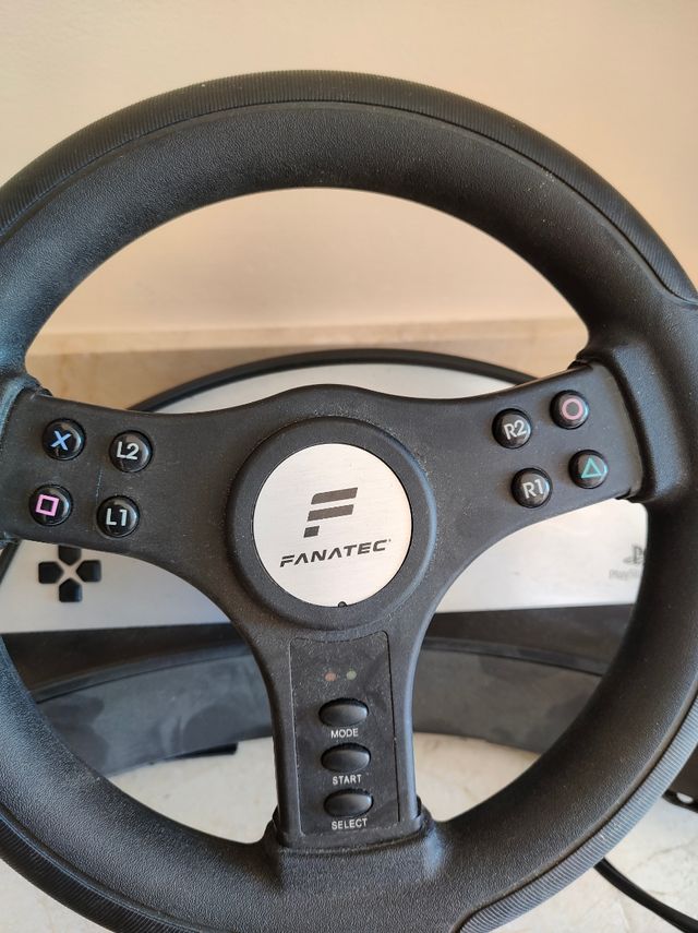 Volante + pedales PlayStation
