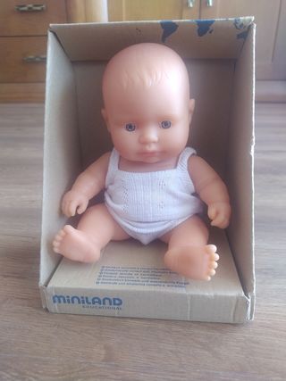 Muñeco Europeo Miniland 21cm. SIN ESTRENAR
