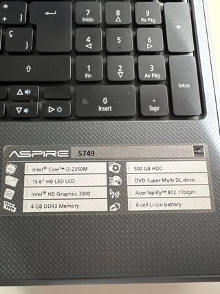 Portátil ACER Aspire 5749