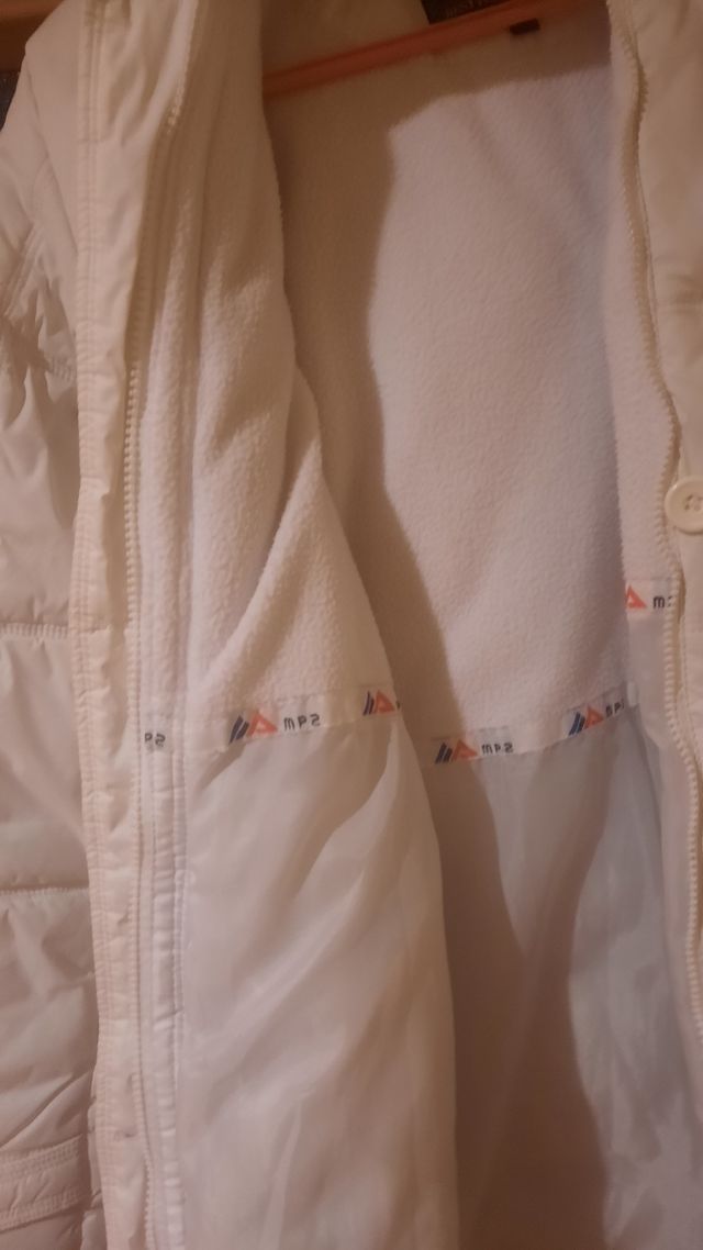 Abrigo blanco acolchado