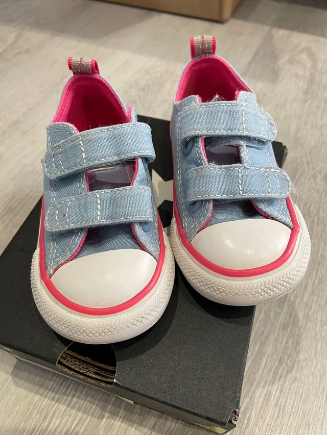 Zapatilla converse niña talla 22 tela