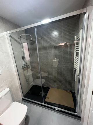 CAMBIAMOS TU BAÑERA POR PLATO DE DUCHA 