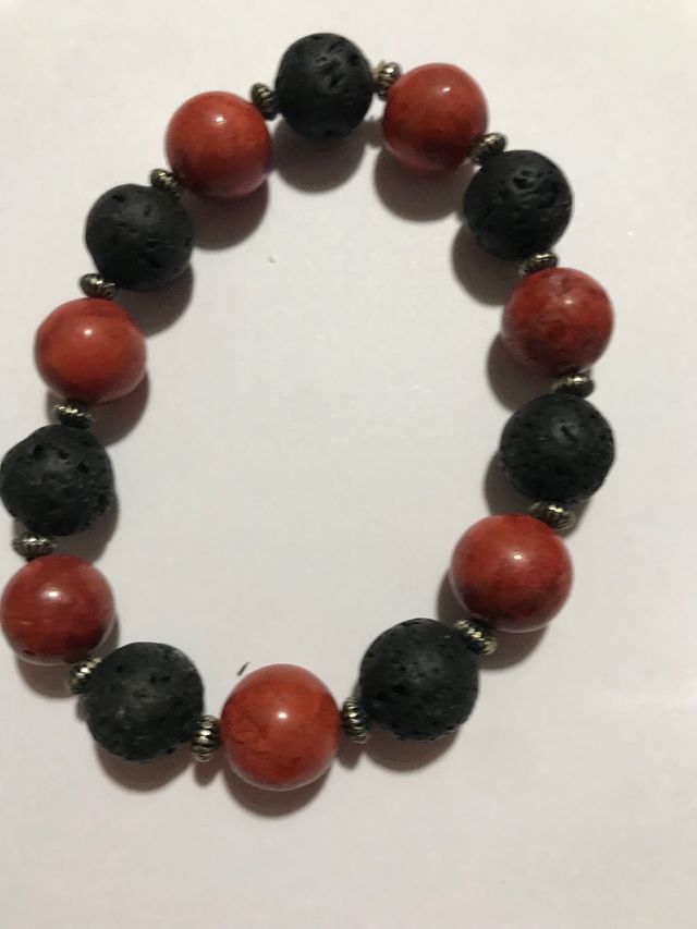 Set bracciale e orecchìni di pietra lavica