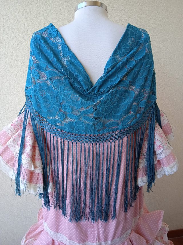 mantoncillo flecos verde esmeralda