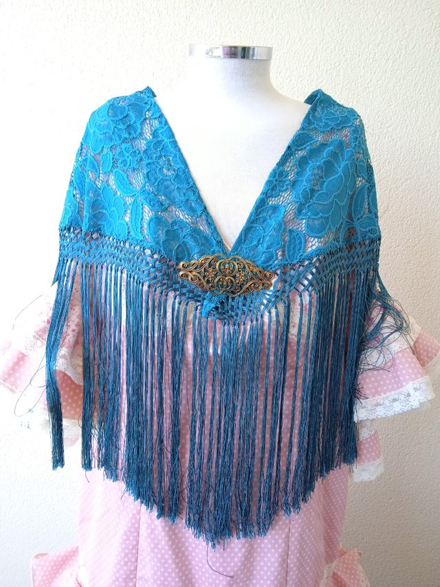 mantoncillo flecos verde esmeralda