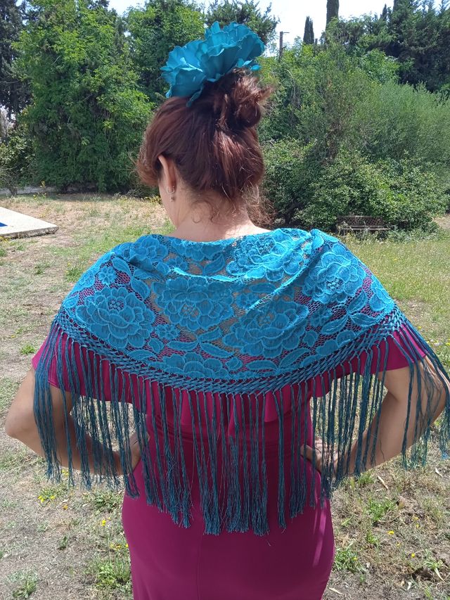 mantoncillo flecos verde esmeralda