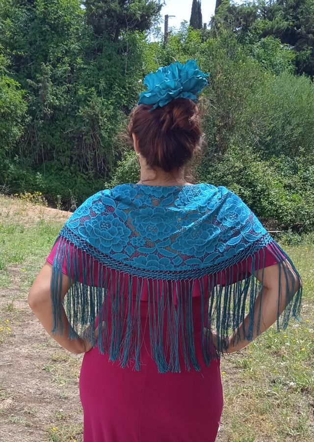 mantoncillo flecos verde esmeralda