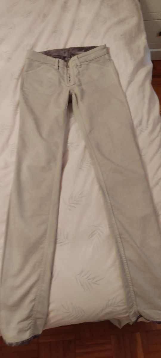 Pantalón pitillo estampado leopardo