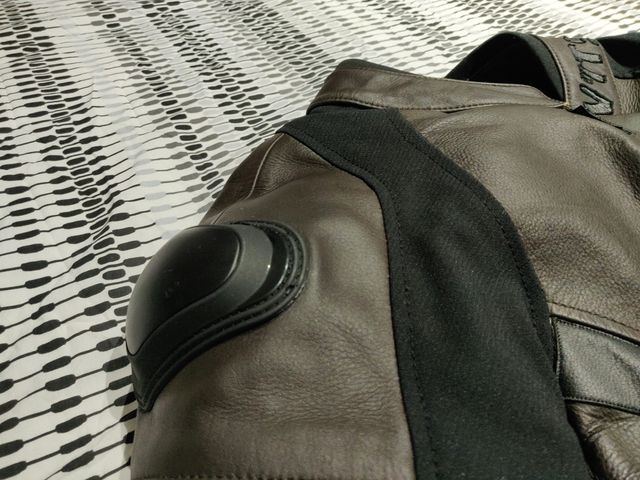 Chaqueta moto piel talla S replica Revit